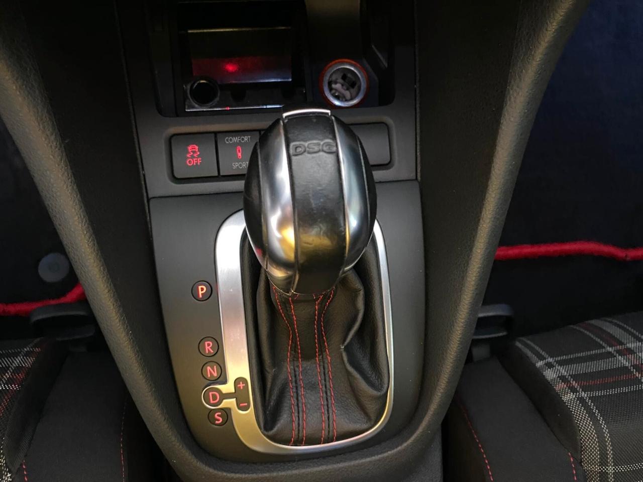 Volkswagen Golf GTI 2.0 TSI 3p.