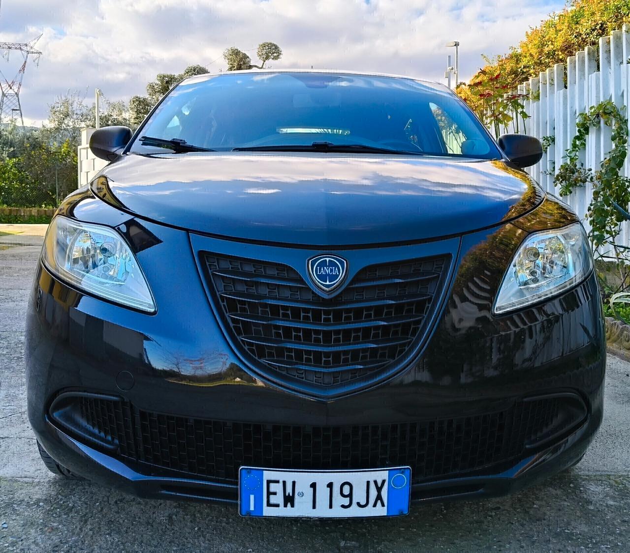 Lancia *YPSILON 1.2 BENZ 69 CV*MOMO DESIGN*S