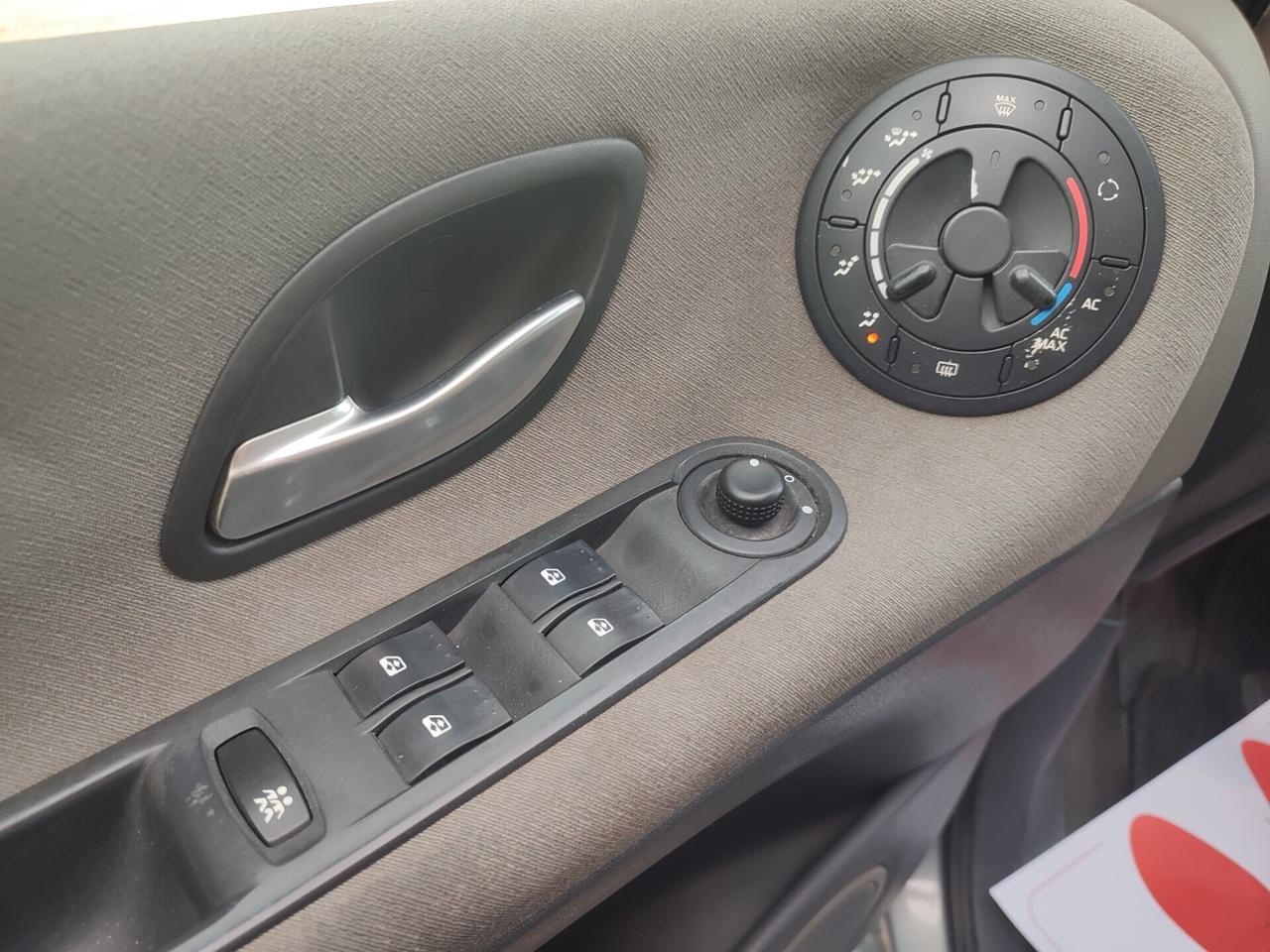 RENAULT ESPACE 2004 1,9 DIESEL 7POSTI SPAZIOSA