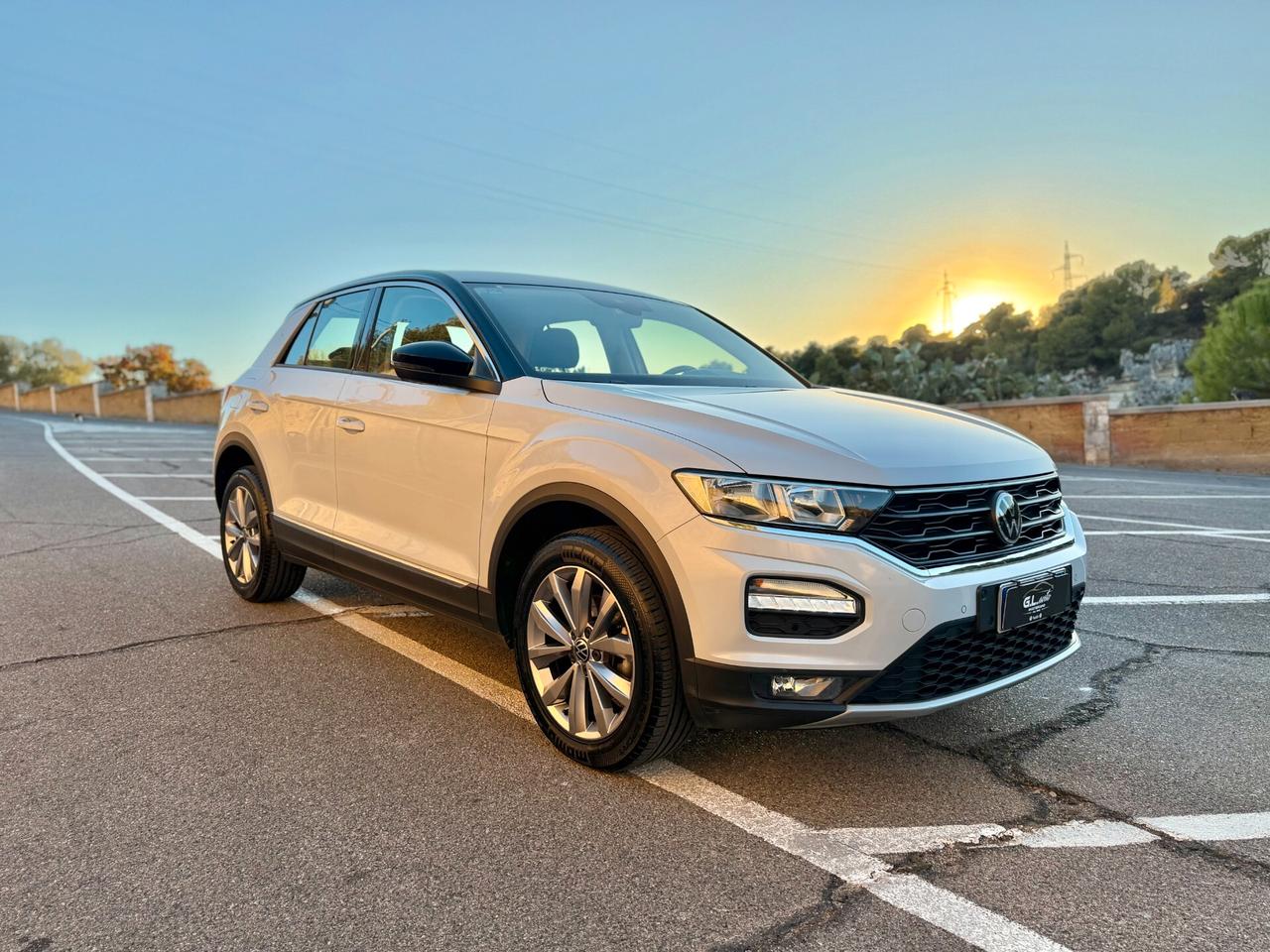 Volkswagen T-Roc/1.0 TSI 110 CV/CAR PLAY/CERCHI 17"/NEOPATENTATI