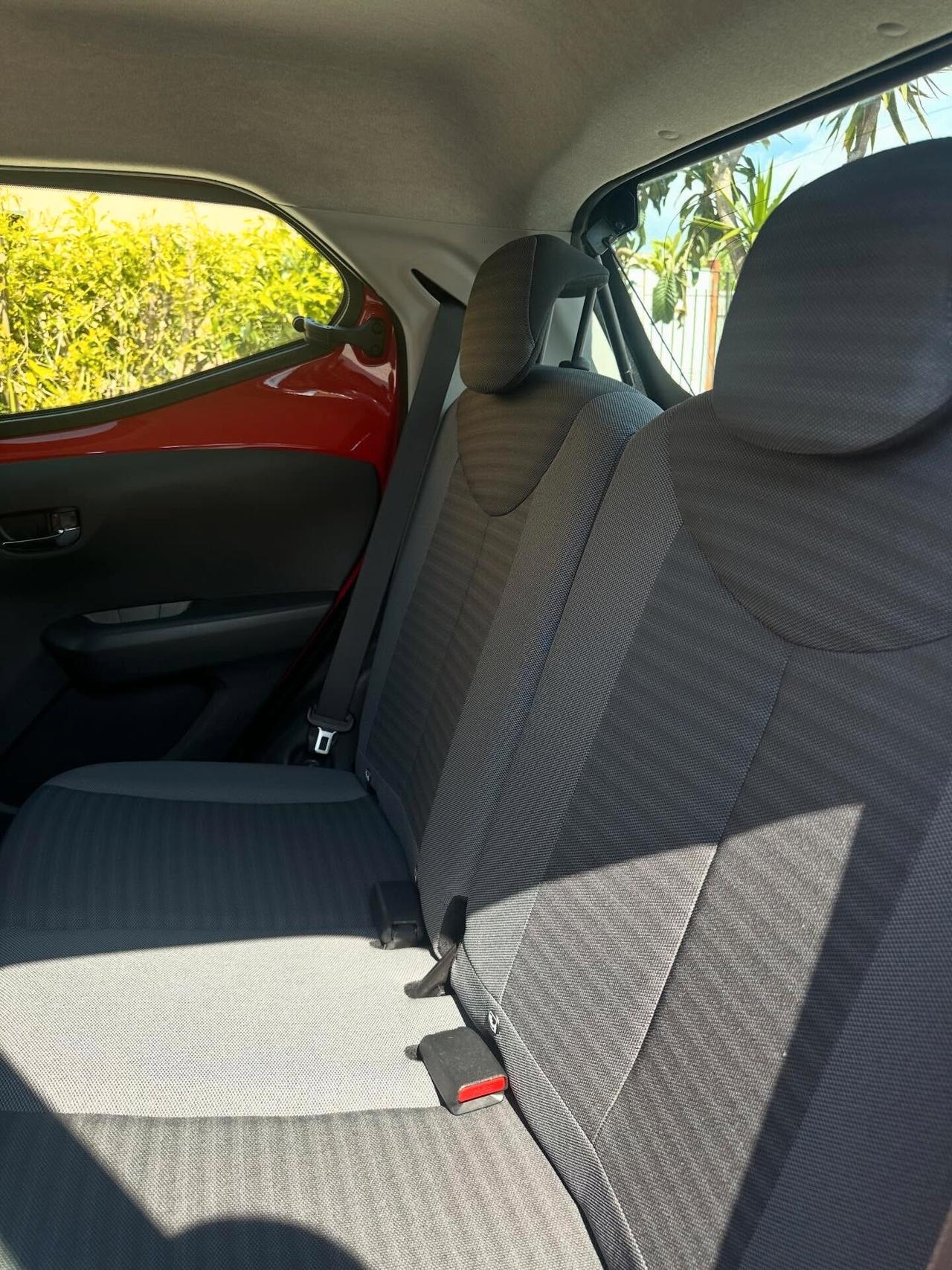 Toyota Aygo Connect 1.0 VVT-i 72 CV 5 porte x-clusiv