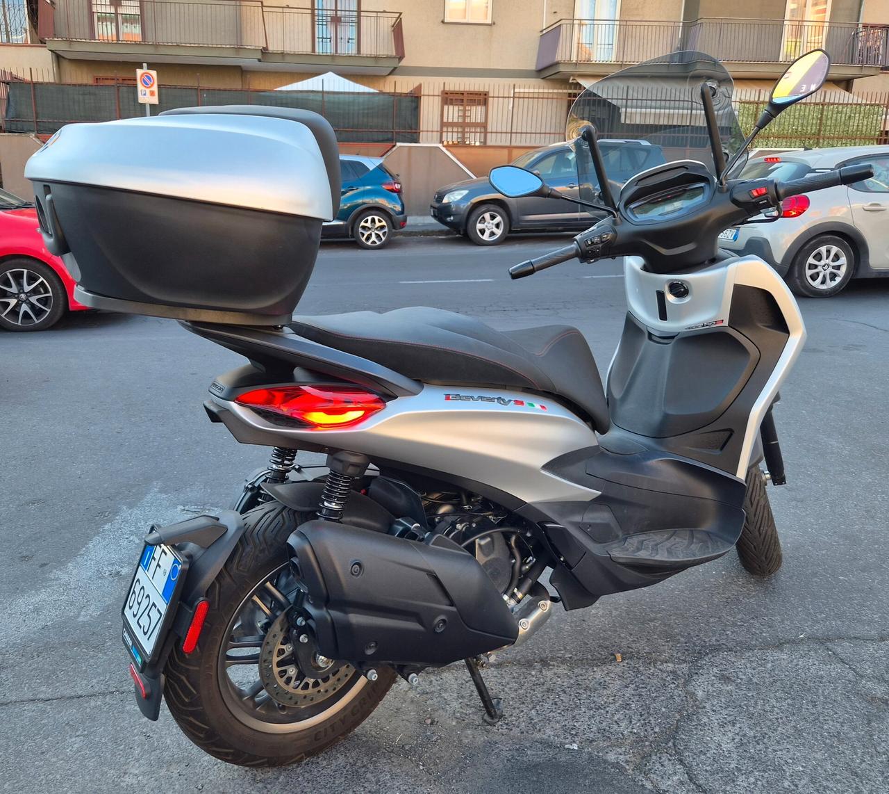 Piaggio Beverly 400 Sport