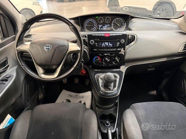 Lancia Ypsilon 0.9 TwinAir 85 CV 5 porte Metano Ec