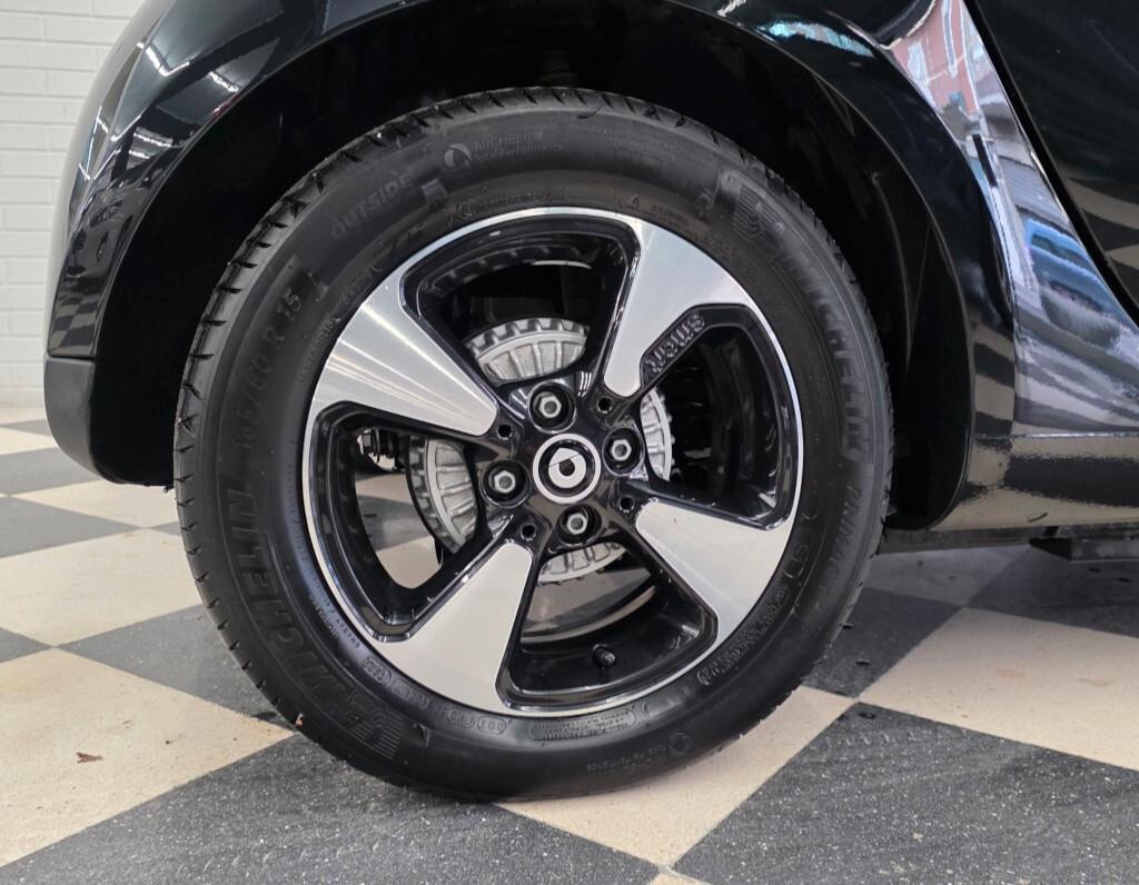 Smart ForTwo EQ elettrica cabrio Passion