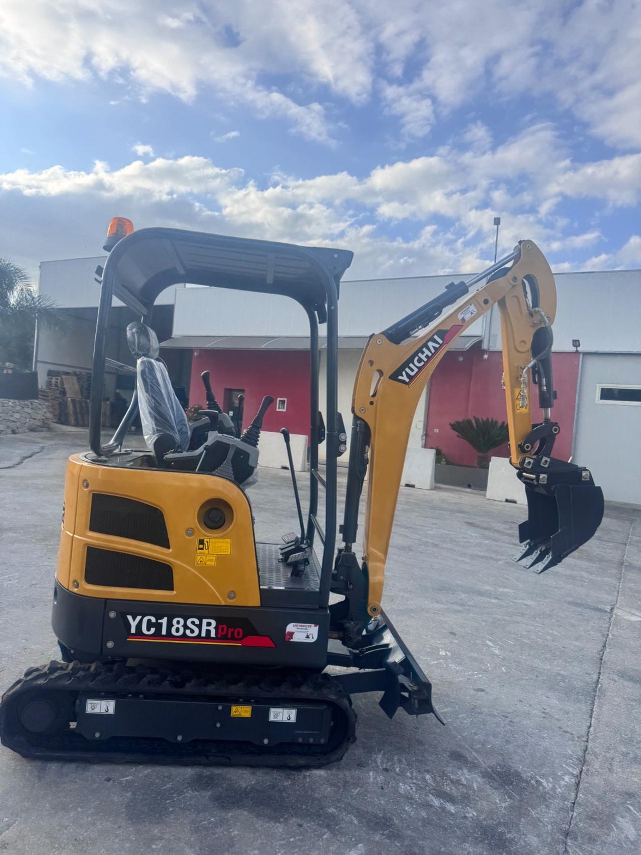 Miniescavatore Yuchai Yc 18 nuovo
