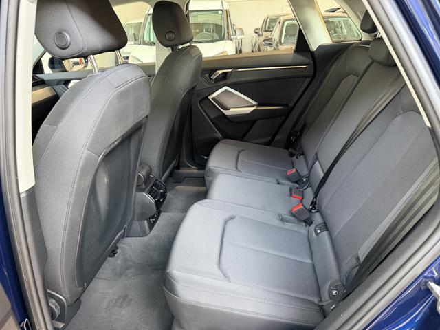 AUDI Q3 35 TDI S tronic Identity Black