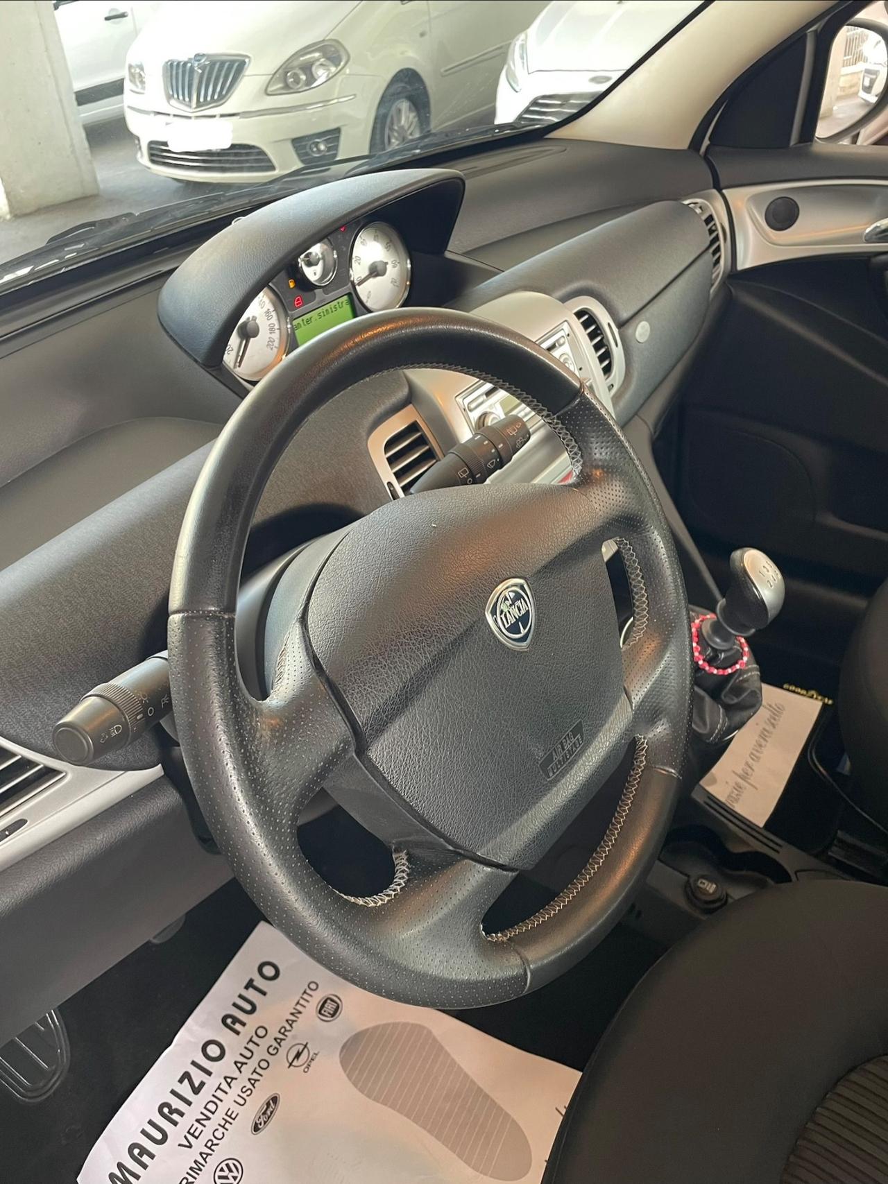 Lancia Ypsilon 1.2 69 CV neopatentati Silver Full provenienza dalla Toscana