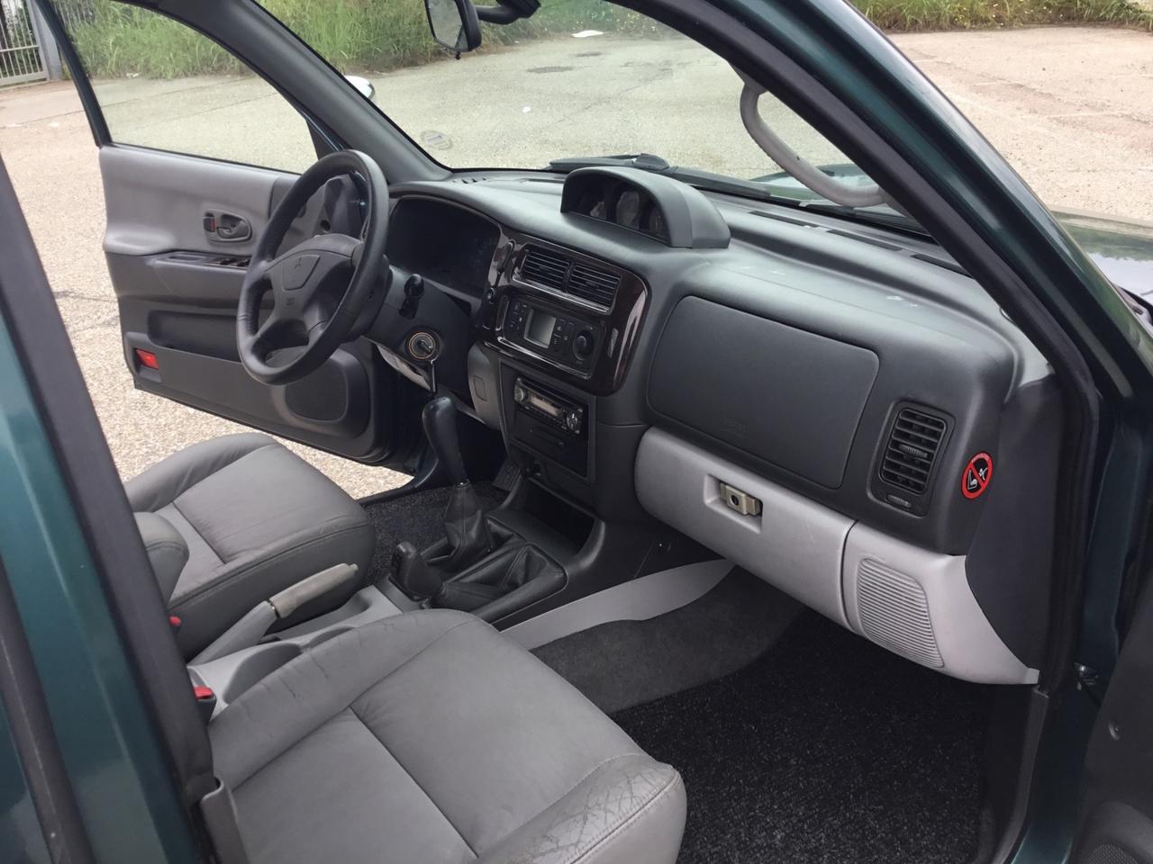 Mitsubishi L200 2.5 TDI 4WD Club Cab Pick-up GLS