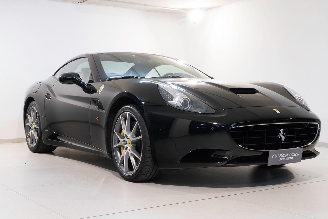 Ferrari California DCT | Nero Daytona