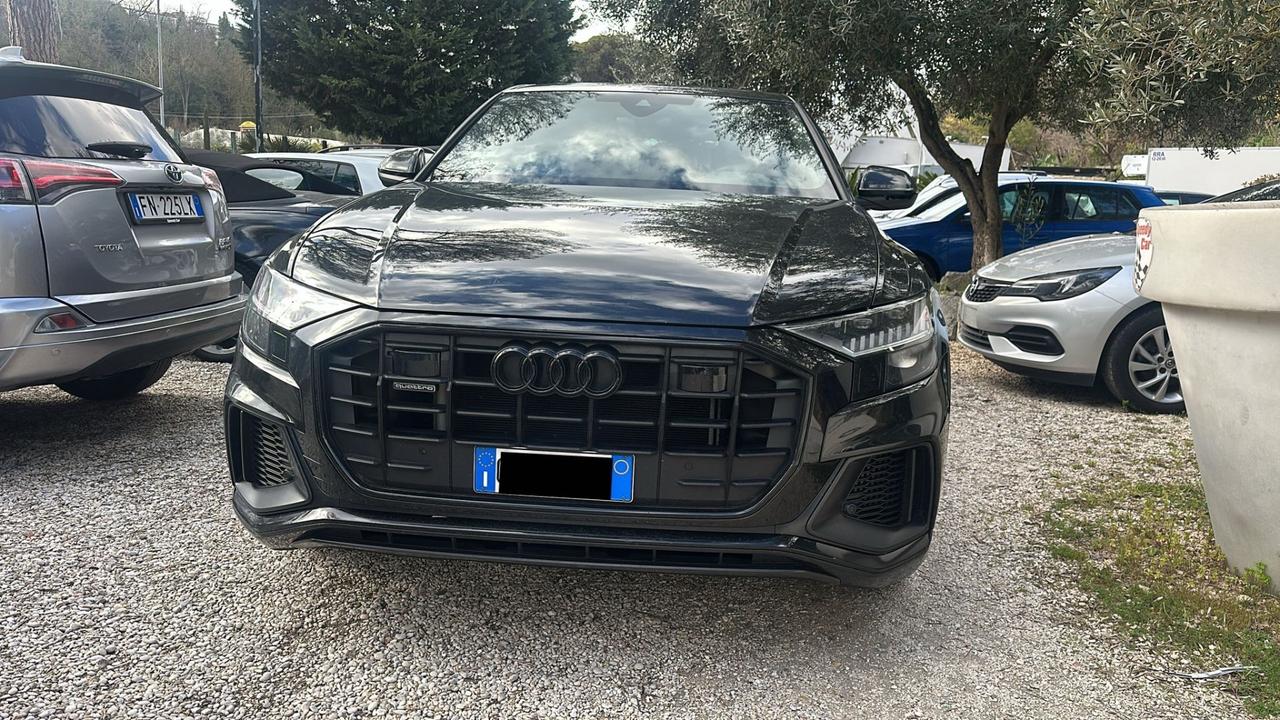 Audi Q8 55 TFSI quattro tiptronic Sport