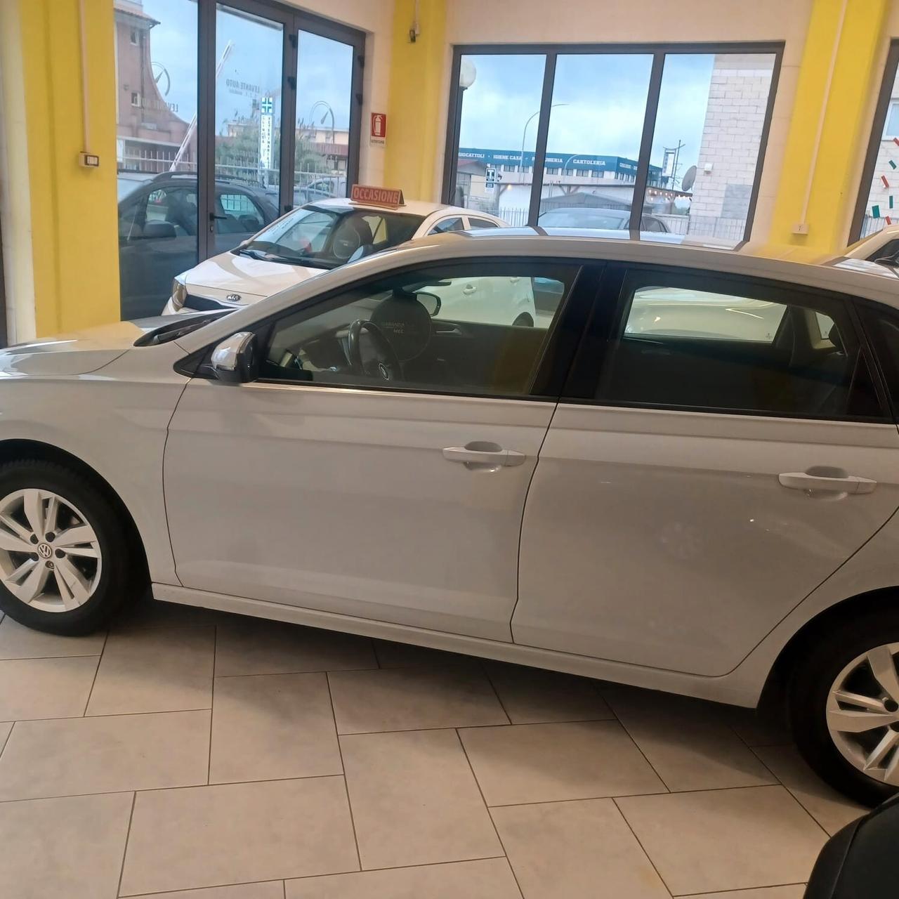 70.118KM SEMBRA NUOVA VW POLO 1.0 NEOPATENTATI