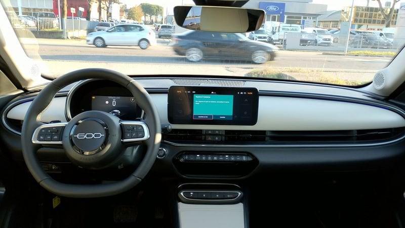 FIAT 600 Hybrid MHEV La Prima