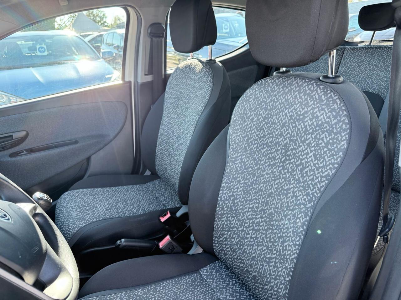 Lancia Ypsilon 1.2 69 CV 5 porte S&S Platinum