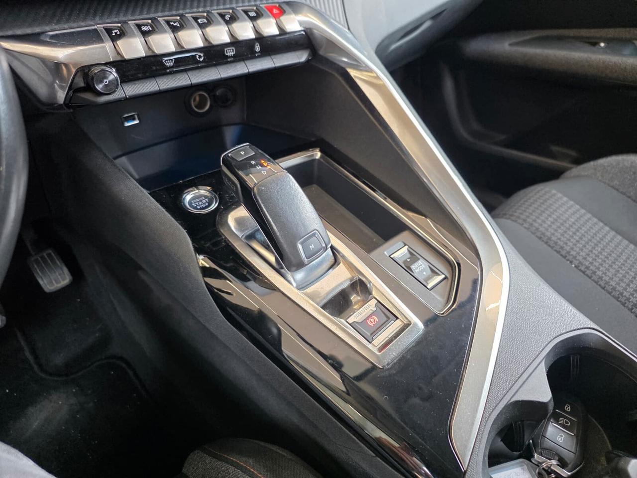 Peugeot 3008 BlueHDi 130 S&S EAT8 Active Pack