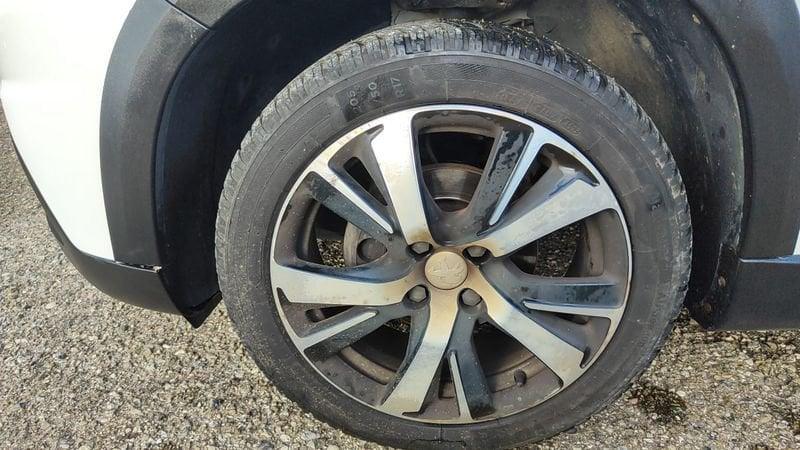 Peugeot 2008 BlueHDi 100 Allure