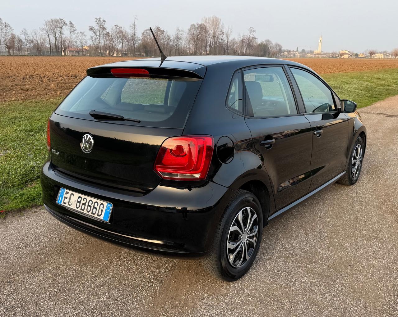 VOLKSWAGEN POLO 1.2 BENZINA 5 PORTE NEOPATENTATi