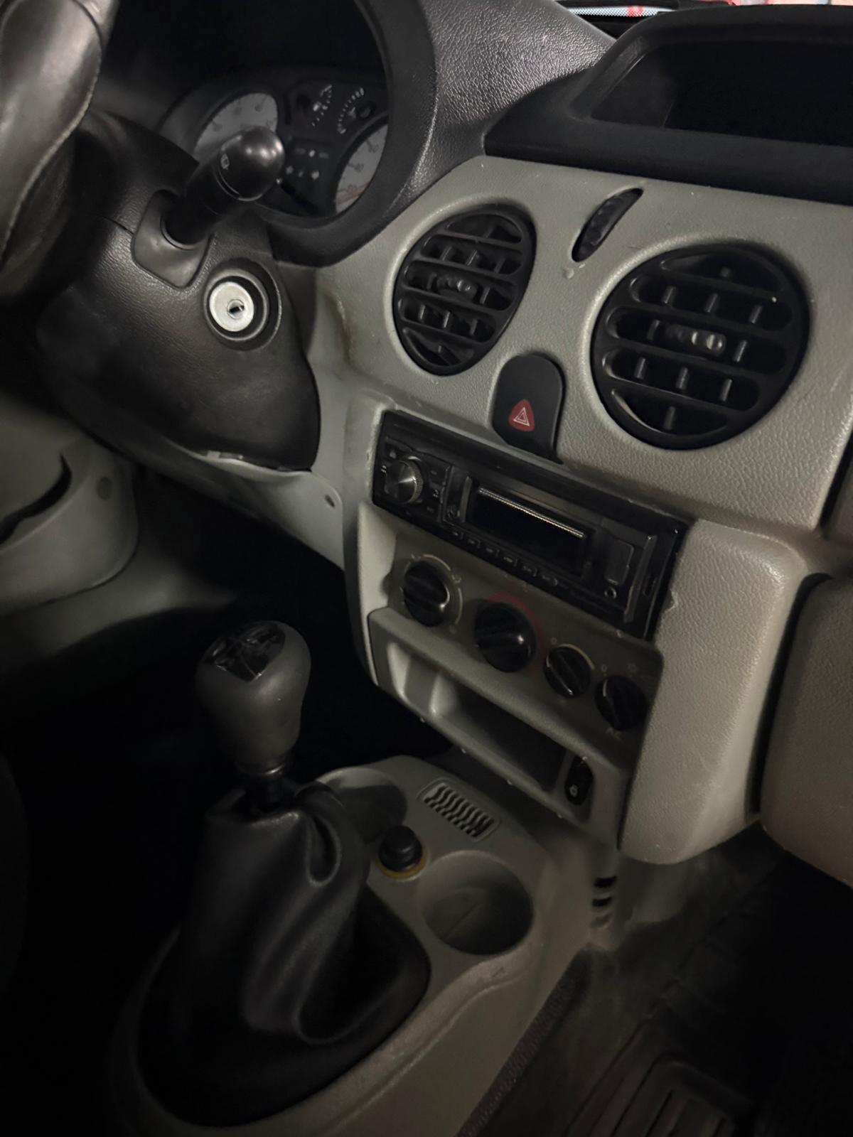 KANGOO BENZINA! ENTRA DENTRO MILANO