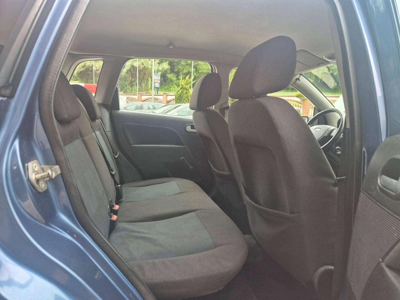 Ford Fiesta 1.4 TDCi 70CV 5 porte/ OK NEOPATENTATI