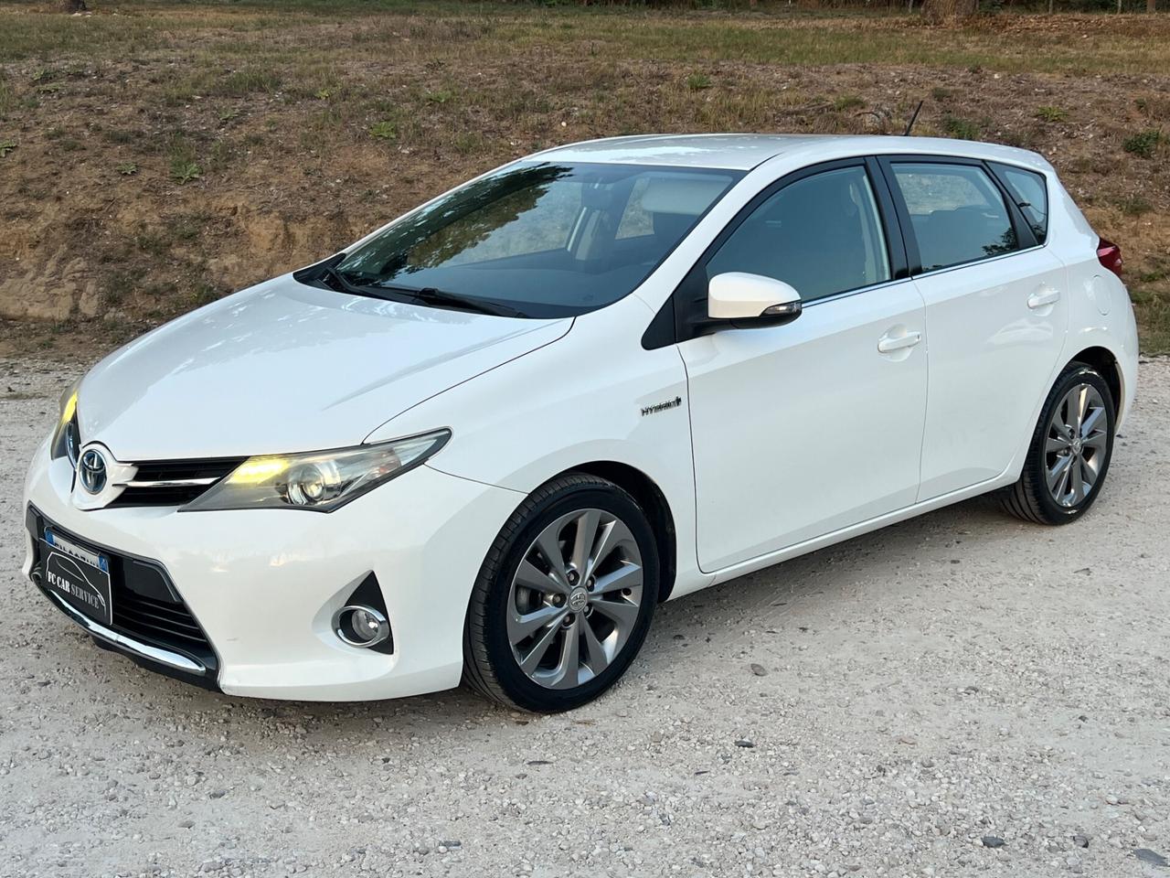 Toyota Auris Hybrid Automatica Permute Rate
