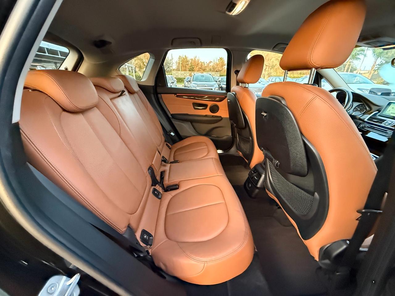 Bmw 218d Active Tourer Luxury Auto Led Navi Pelle