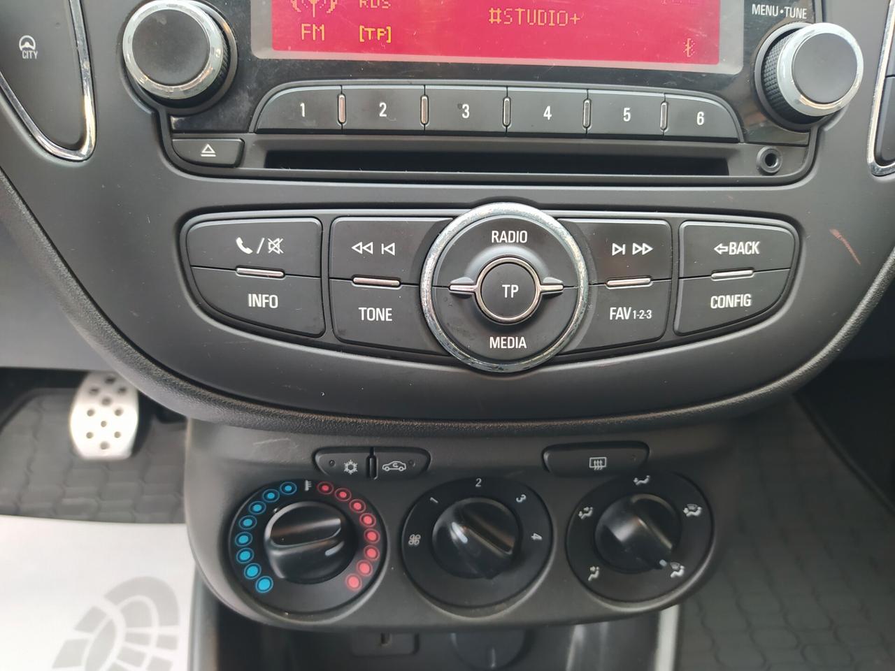 Opel Corsa 1.2 5 porte Innovation Neopatentati