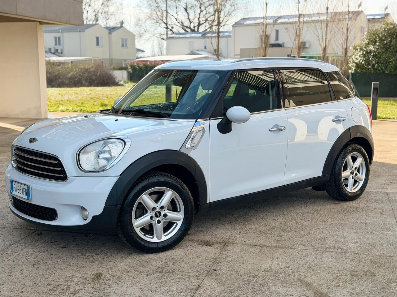 Mini Cooper D Countryman 1.6 adatta a neopatentati 2015