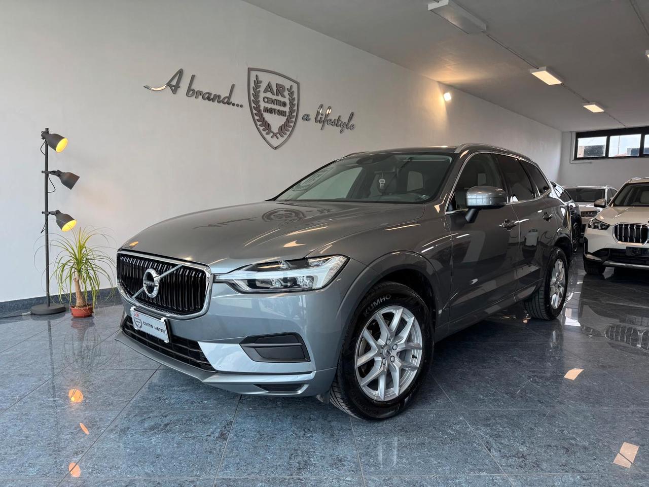 Volvo XC60 2.0 d4 190cv Awd Momentum Cockpit Full