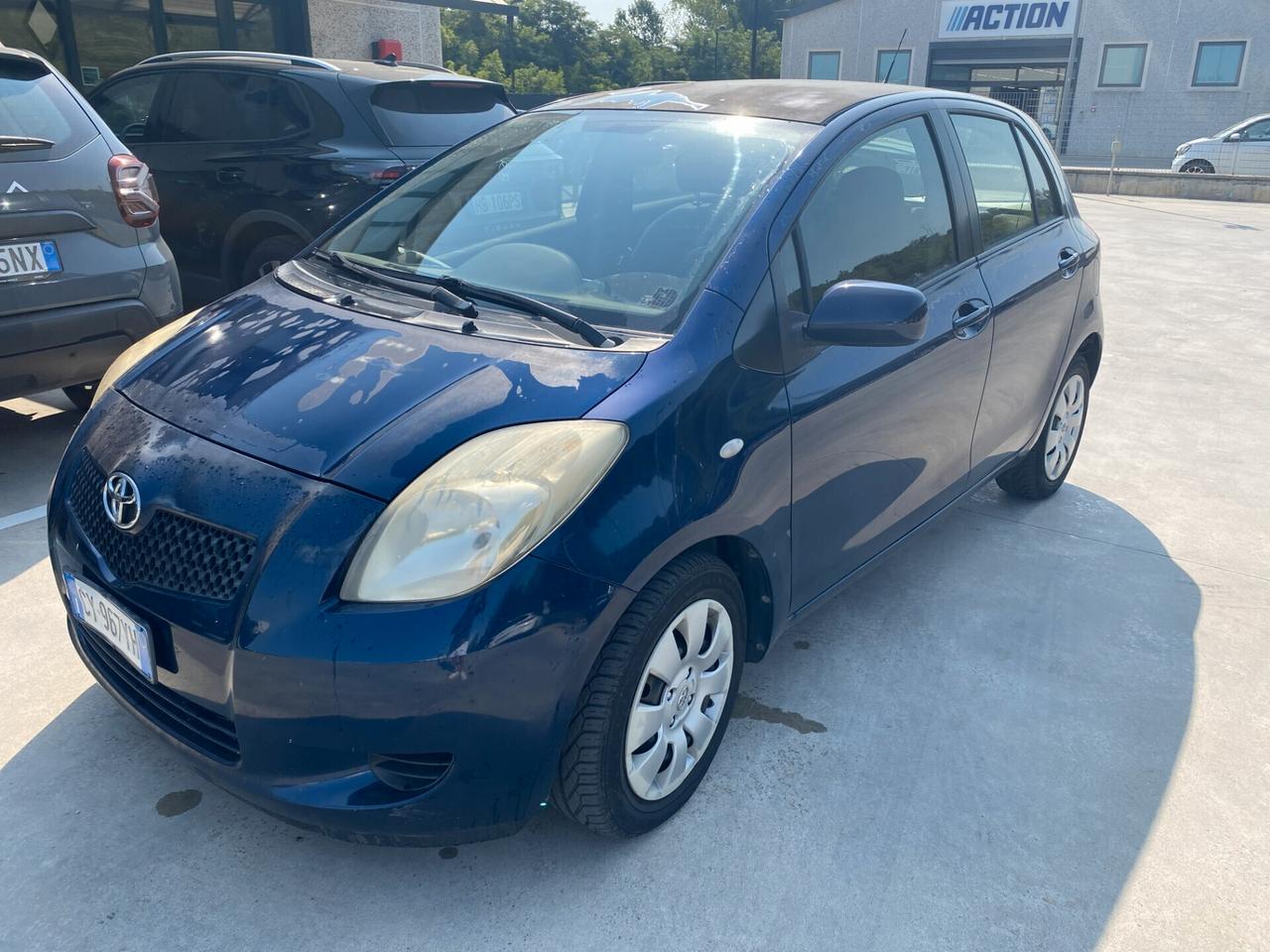 Toyota Yaris 1.0 5 porte