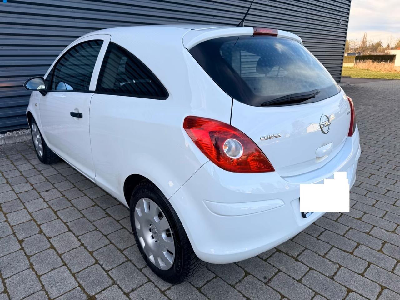 Opel Corsa 1.2 3 porte One ok neo patentati
