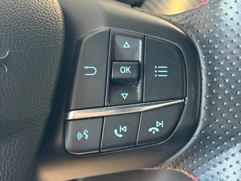 Ford Focus 1.5 ecoboost ST-Line Led Navi App conn 18"