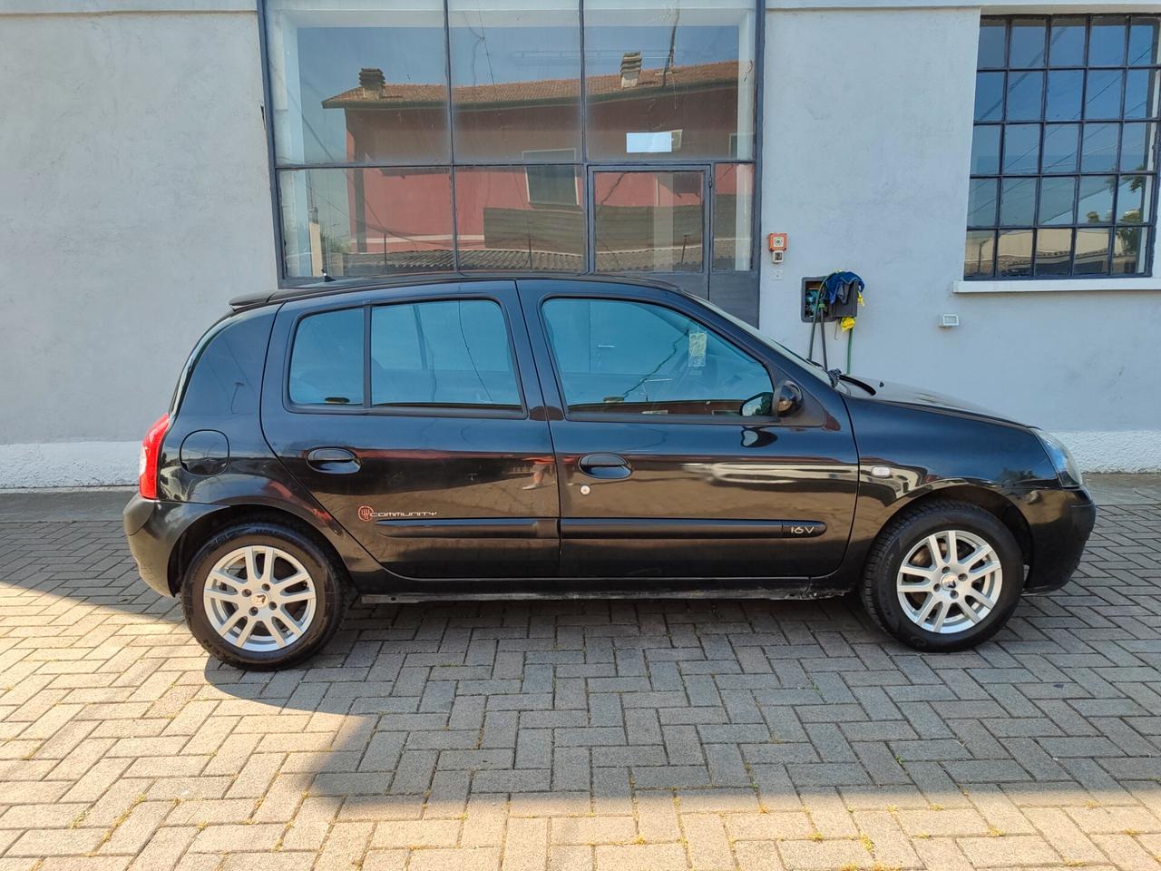 Renault Clio 1.2 cat 5 porte Confort Authentique
