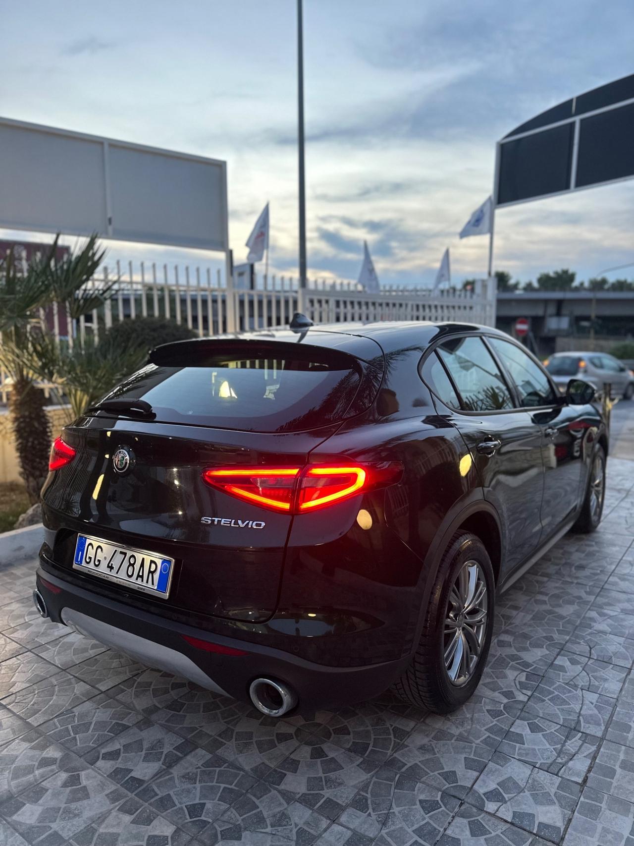 Alfa Romeo Stelvio 2.2 Turbodiesel 160 CV AT8 RWD Business