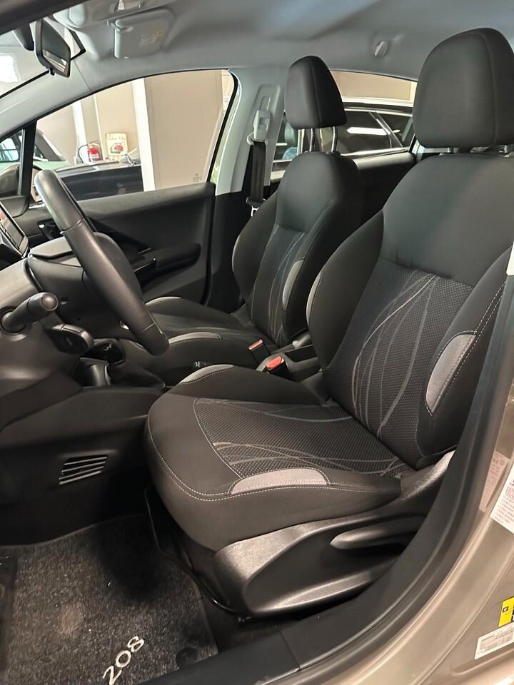 Peugeot 208 5p 1.4 hdi - Neopatentati