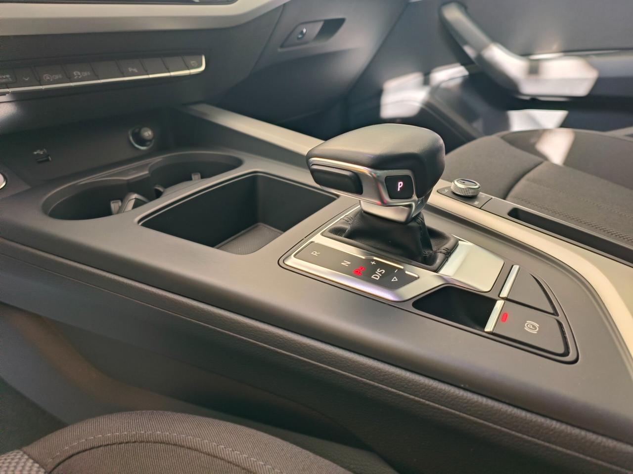 Audi A4 Avant 30 TDI/136 CV S tronic Business