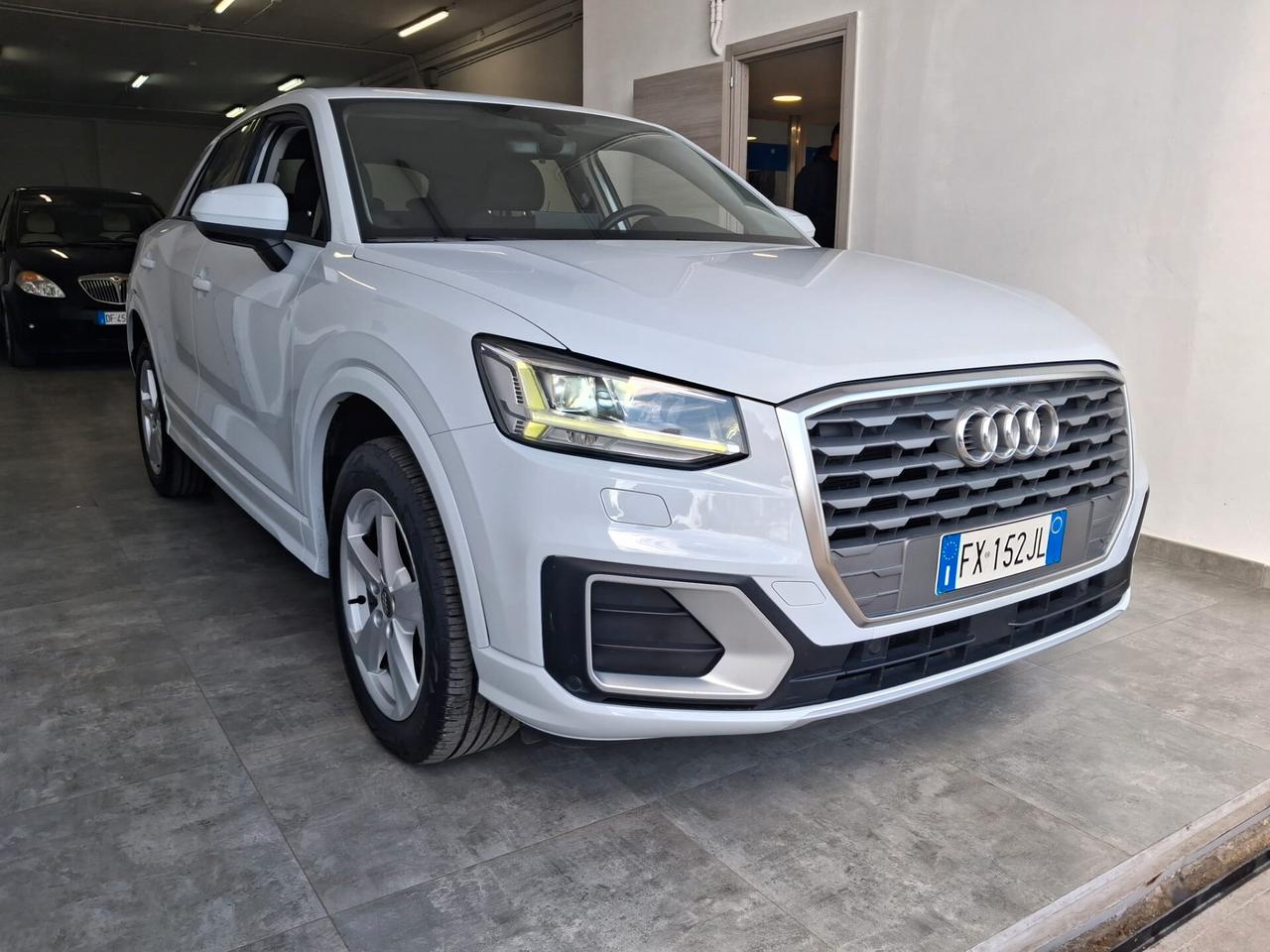 Audi Q2 30 TDI S tronic Business Design