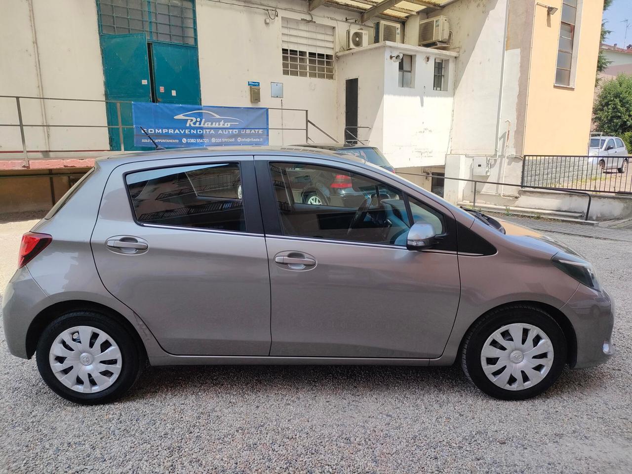 Toyota Yaris 1.4 D-4D 5p Lounge E6