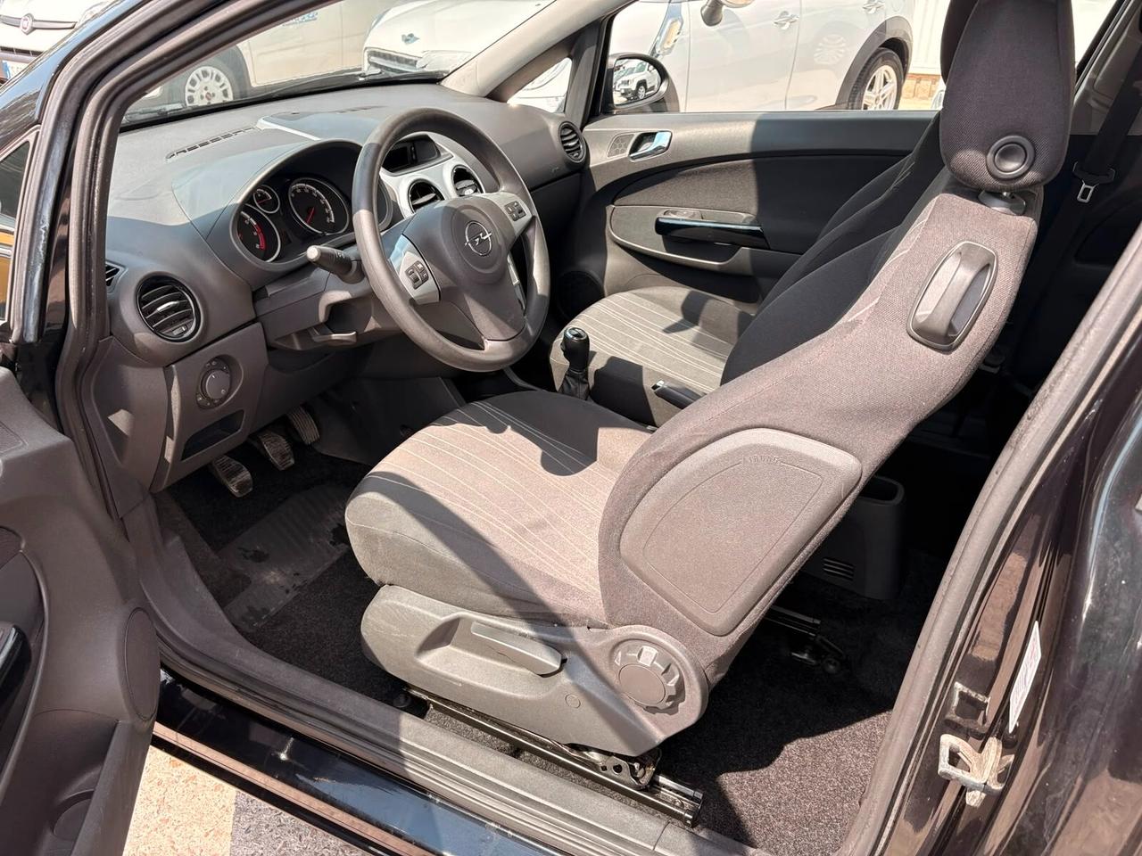 Opel Corsa 1.2 3 porte Club