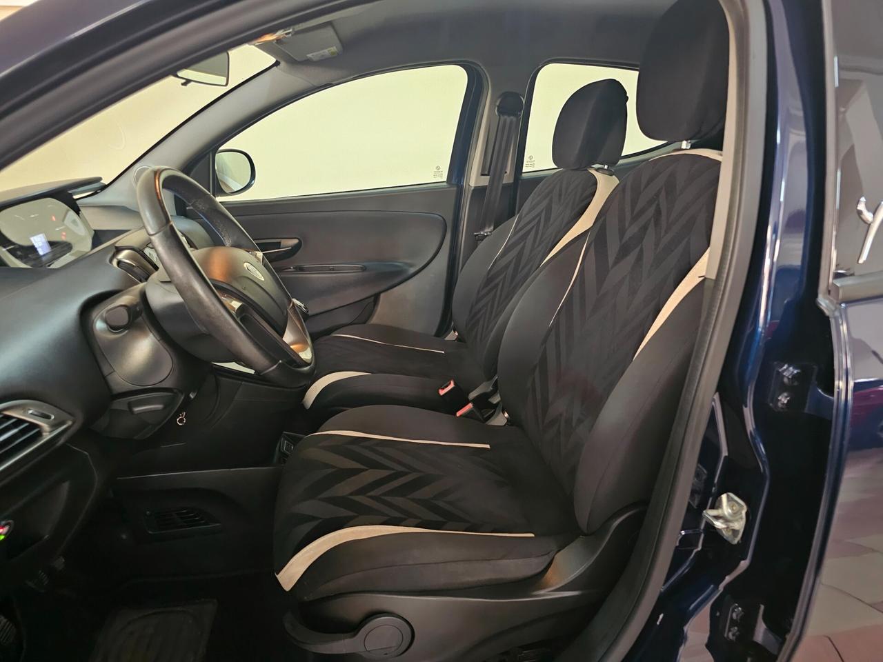 Lancia Ypsilon 1.2 69 CV 5 porte GPL Ecochic Gold