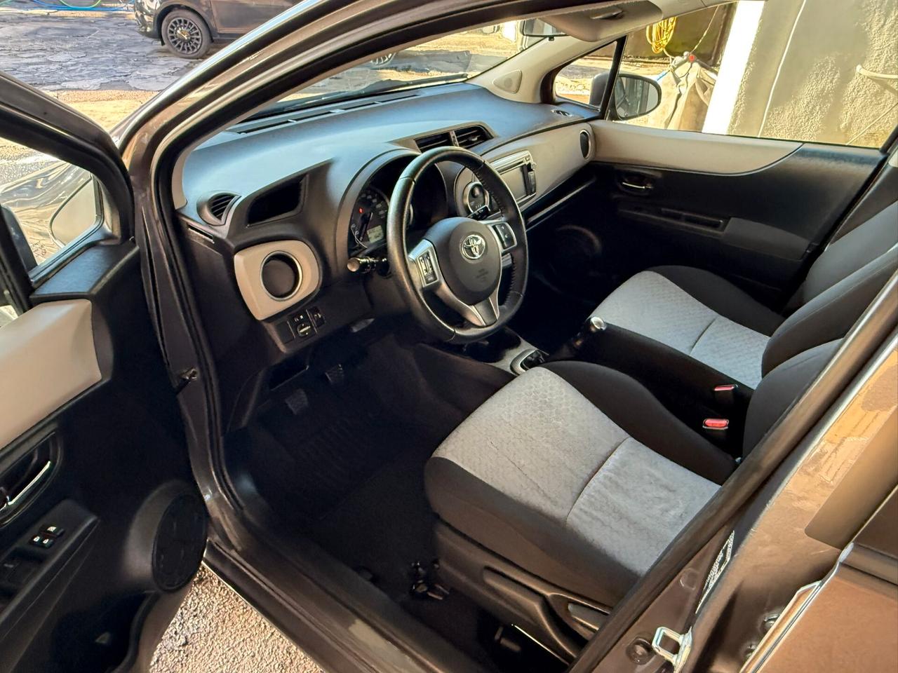 Toyota Yaris 1.0 5 porte Sol