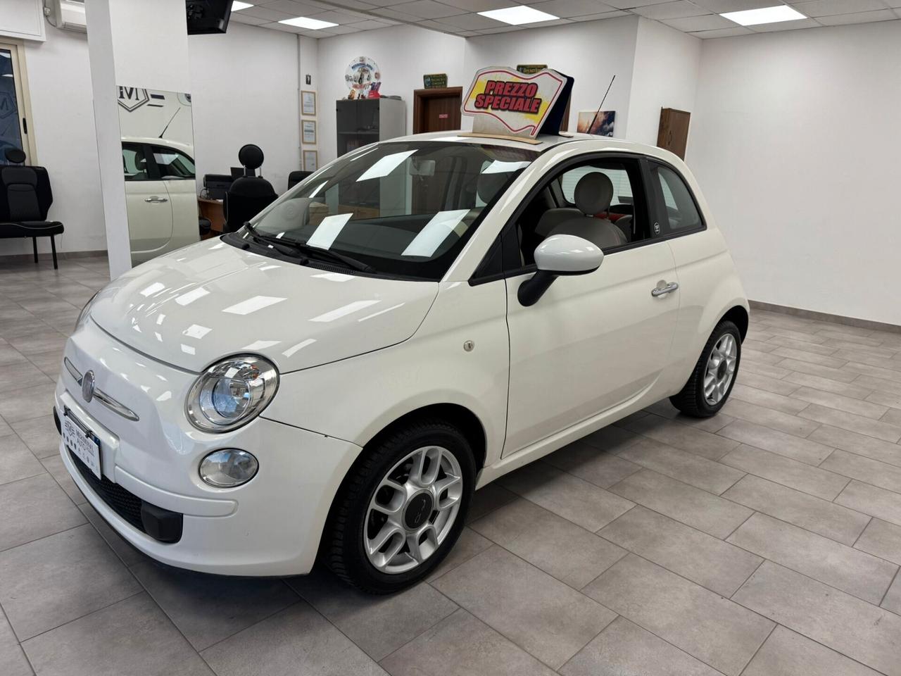 FIAT 500 LOUNGE 1.2 BENZINA 2011