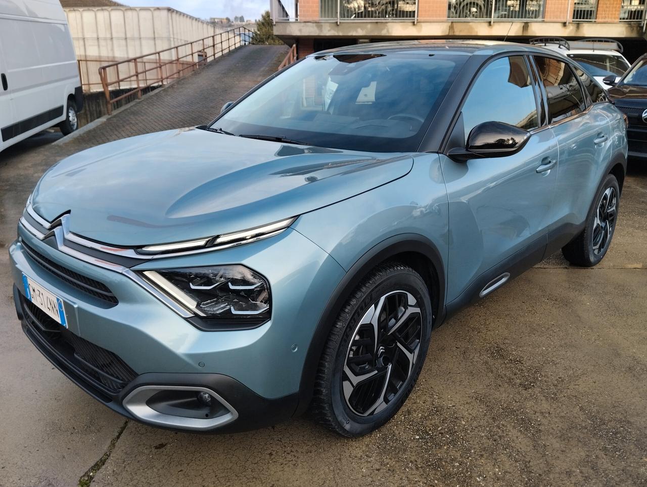 Citroen C4 PureTech 130 S&S EAT8 Shine