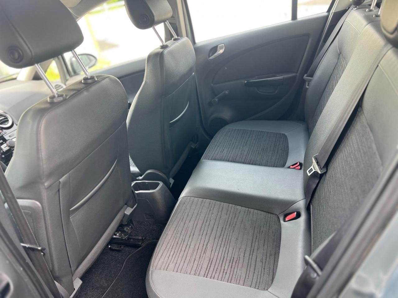 Opel Corsa 1.2 BENZ - ADATTA A NEOPATENTATI