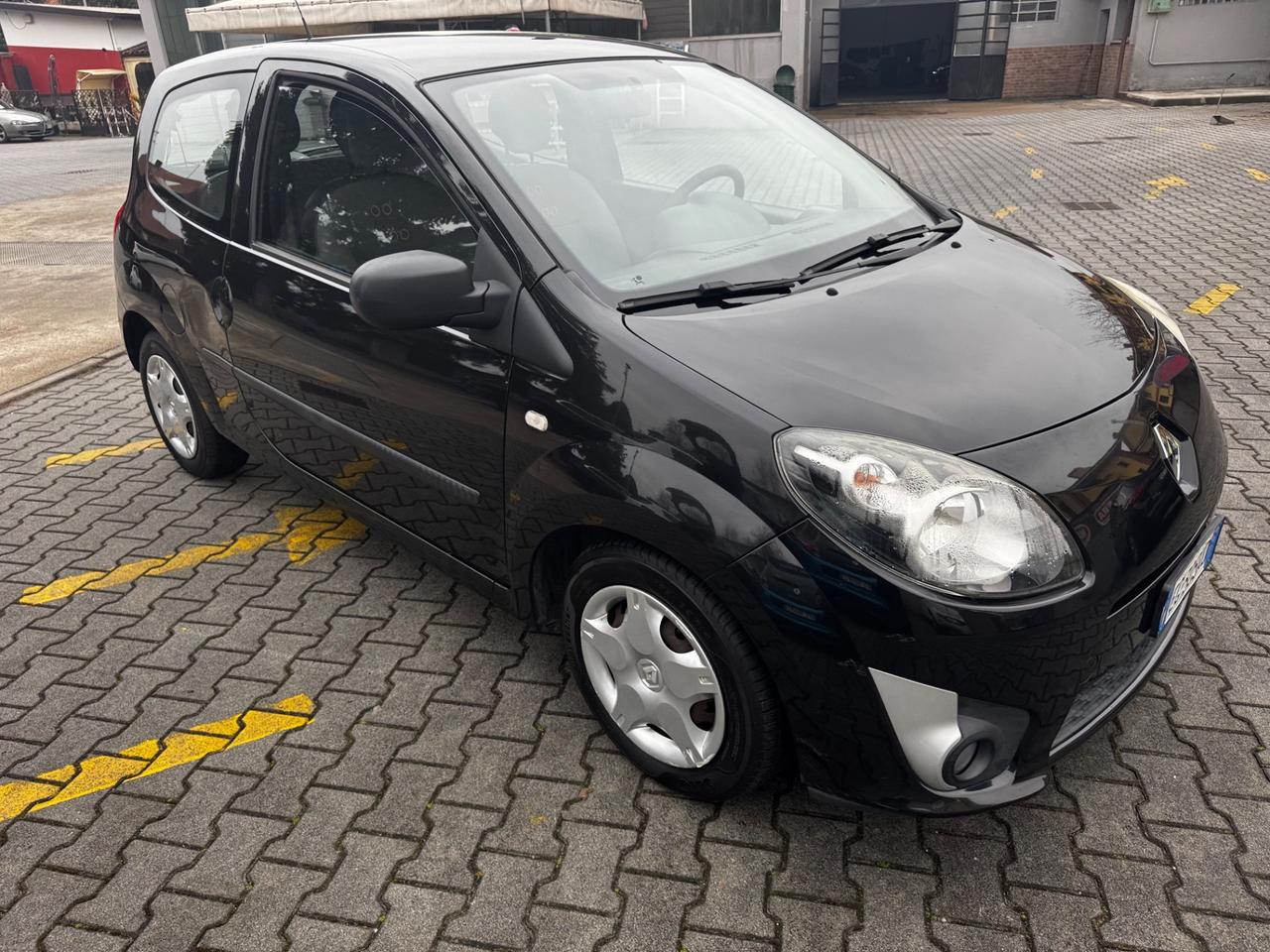 Renault Twingo 1.2 16V Neopatentati