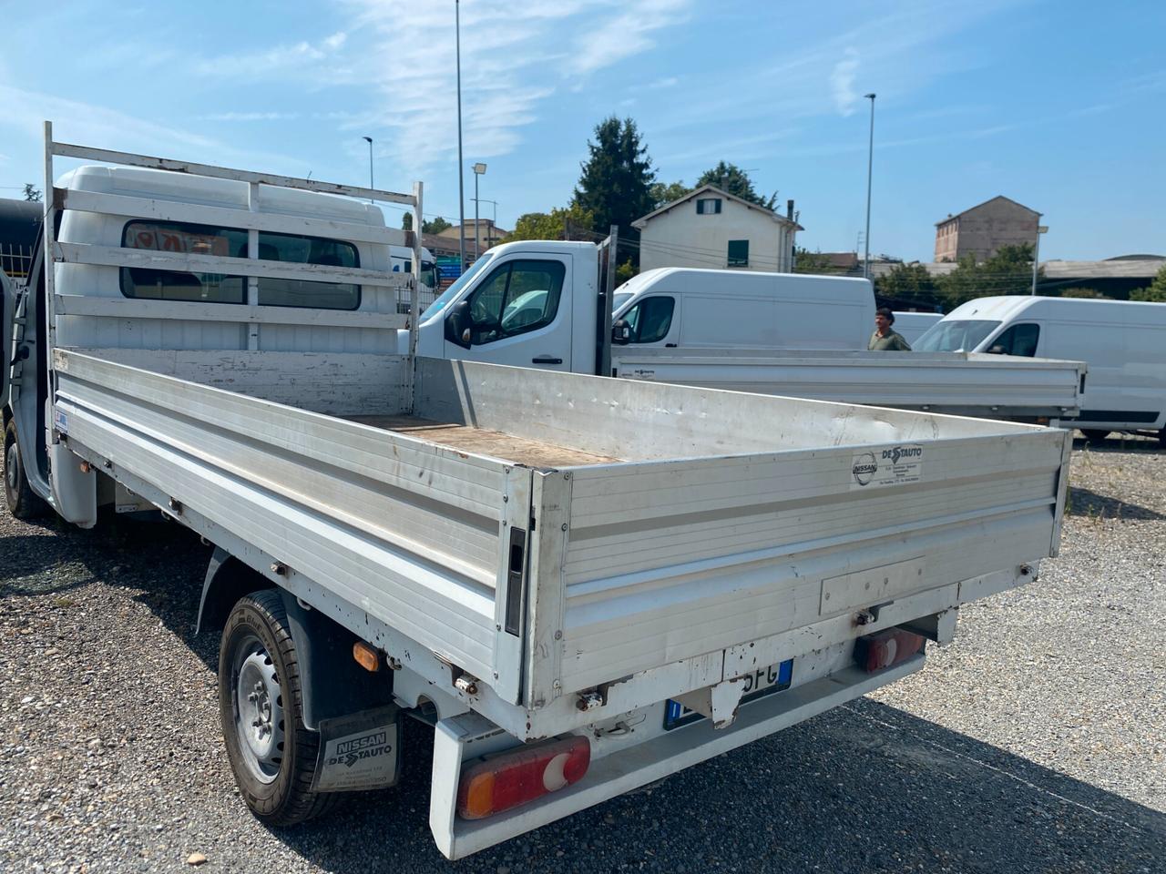 Nissan NV400 35 2.3 dCi 125CV PL Cabinato