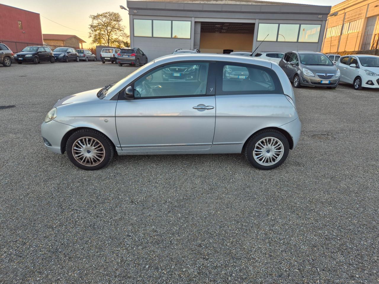 Lancia Ypsilon 1.2 69 CV Unyca