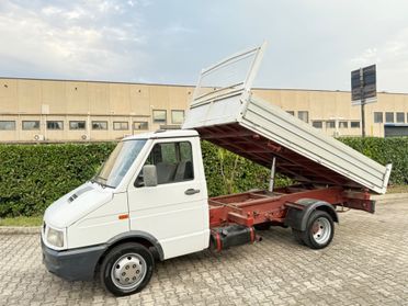 Iveco Daily 35-8 2.5 D RIBALTABILE TRILATERALE