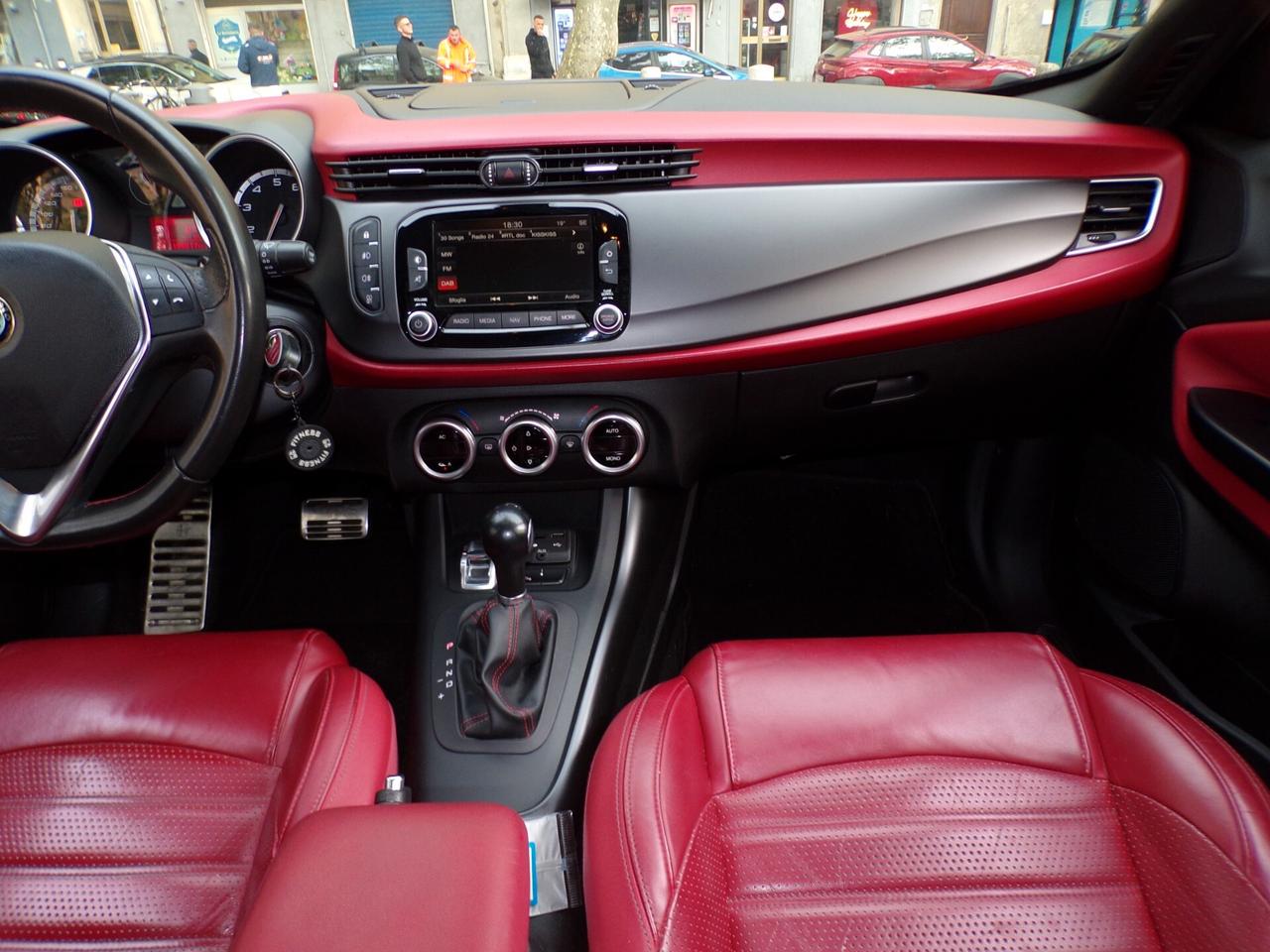 ALFA ROMEO GIULIETTA SECONDA SERIE QUADRIFOGLIO VERDE 241CV DEL 2015