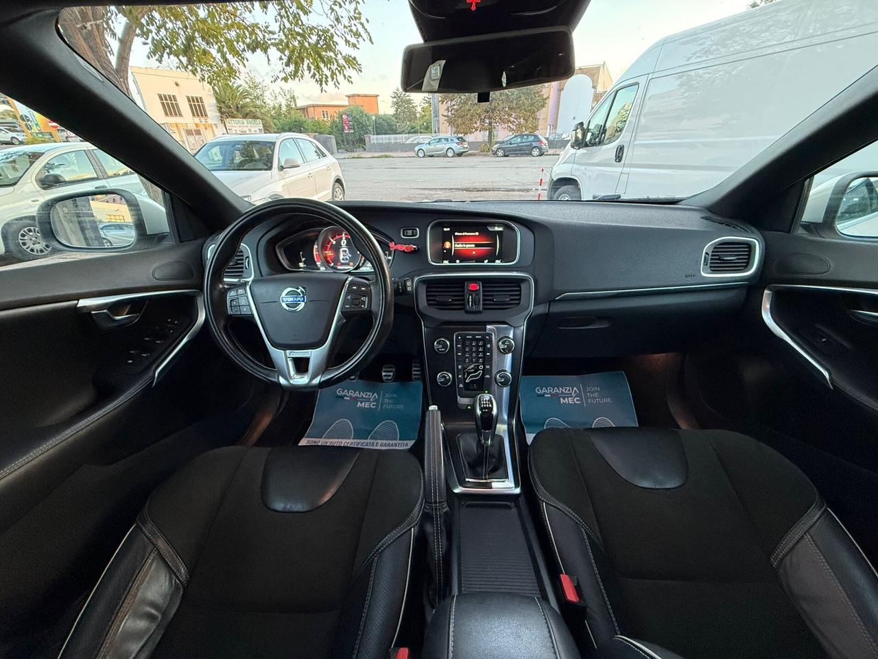 Volvo V40 D2 R-DESIGN