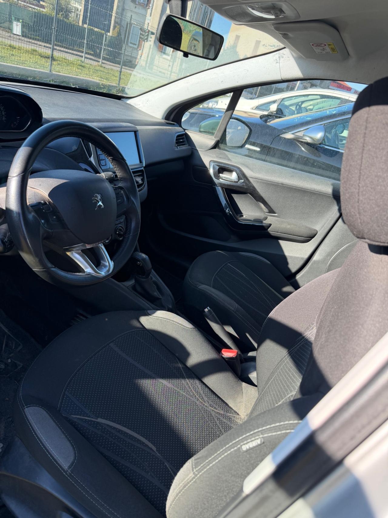 Peugeot 208 PureTech 82 5 porte Allure