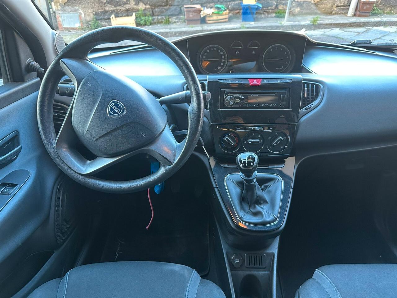 Lancia Ypsilon 1.2 69 CV 5 porte Silver